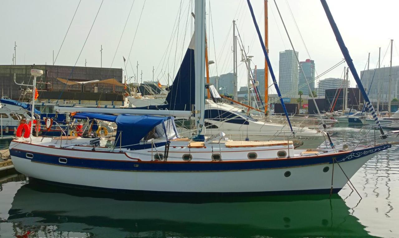 Spacious And Cozy Caribbean Boat In Barcelona With Tour Option Сан-Адриан-де-Бесос Экстерьер фото
