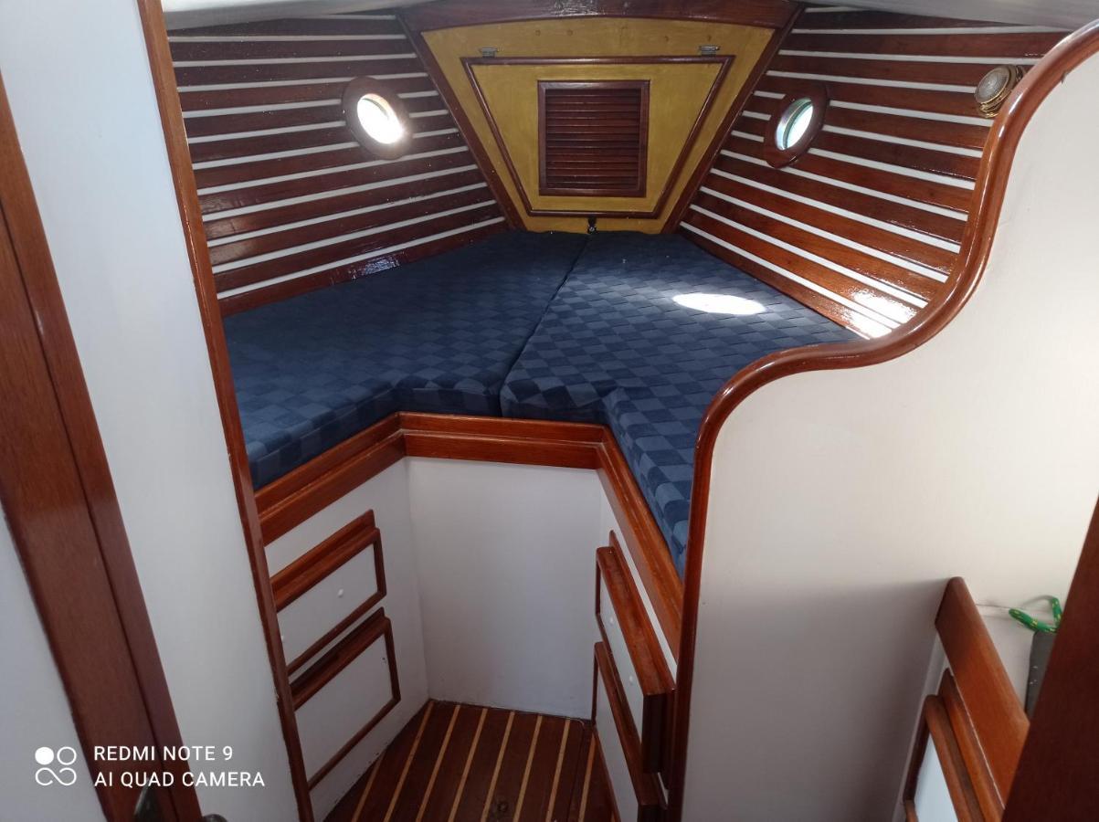 Spacious And Cozy Caribbean Boat In Barcelona With Tour Option Сан-Адриан-де-Бесос Экстерьер фото