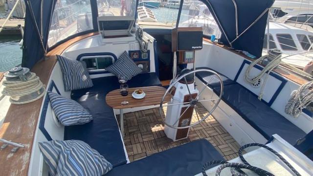 Spacious And Cozy Caribbean Boat In Barcelona With Tour Option Сан-Адриан-де-Бесос Экстерьер фото